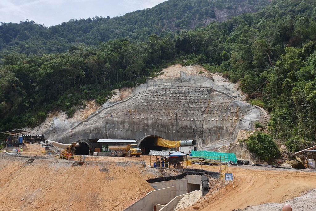 Túnel de la Paz (construcción)